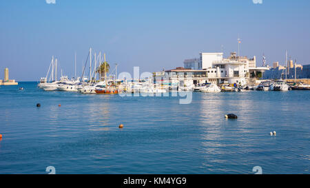 Panoramablick über Hafen in Bari, die Hauptstadt der Region Apulien in Süditalien Stockfoto