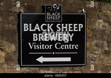 Zeichen zur Angabe der Richtung, für die schwarzen Schafe Brauerei Visitor Center in Masham, Ripon, Großbritannien Stockfoto