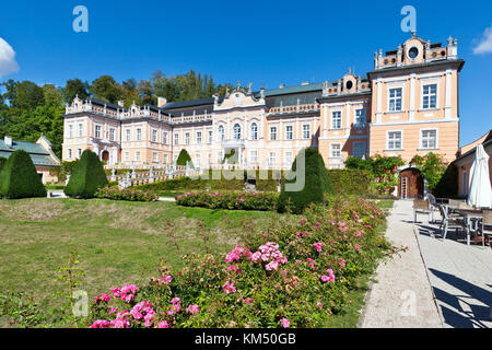 rokoko Schloss Nové Hrady aus dem Jahr 1777 genannt Tschechische Versailles, Pardubice Region, Tschechische republik Stockfoto