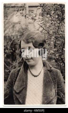 Vintage-Foto einer jungen Frau: Beryl Edith Alice Johnson, 1933, 23 Jahre Stockfoto