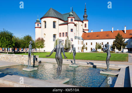 Klaster piaristu a kostel Povyseni Sv. Krize, (UNESCO), Litomysl, Ceska republika / Barockkirche und Kloster von 1714, Architekten Giovanni Battis Stockfoto