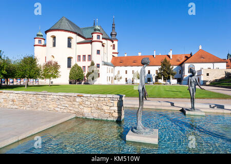 Klaster piaristu a kostel Povyseni Sv. Krize, (UNESCO), Litomysl, Ceska republika / Barockkirche und Kloster von 1714, Architekten Giovanni Battis Stockfoto