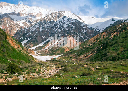 Chimgan Berge, Usbekistan, an einem sonnigen Tag Stockfoto