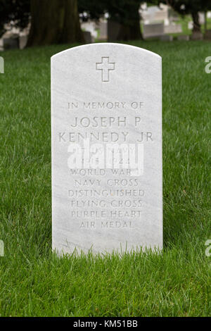 Das Grab von Joseph P Kennedy Jr, der Bruder des ehemaligen US-Präsidenten John F. Kennedy, den nationalen Friedhof von Arlington, Virginia, United States. Stockfoto