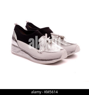 Damen Sport Schuhe auf weißem Hintergrund Stockfoto