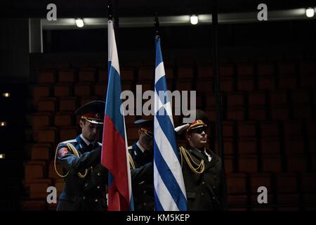 Athen, Griechenland. Dezember 2017. Ballettmitglieder des „Alexandrov Ensembles“, im Westen allgemein bekannt als „Roter Armee-Chor“, traten im Stadion des Friedens und der Freundschaft in Athen auf. Quelle: Georgios Zachos/SOPA/ZUMA Wire/Alamy Live News Stockfoto