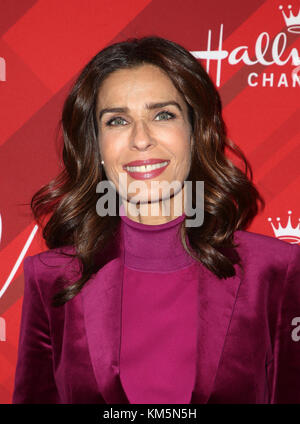 Los Angeles, Ca, USA. Dez 2017. Kristian Alfonso, bei Der Vorführung Von Hallmark Channels "Christmas In Holly Lodge" in The Grove in Los Angeles, Kalifornien am 4. Dezember 2017. Kredit: Faye Sadou/Media Punch/Alamy Live News Stockfoto