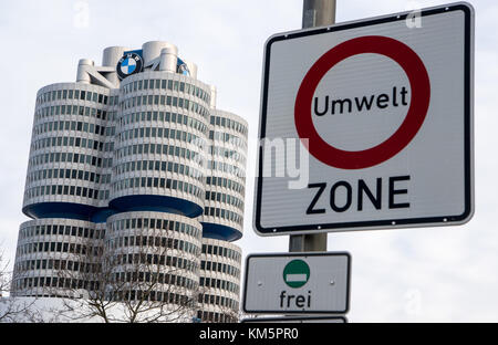 München, Deutschland. 5. Dez 2017. Die BMW-Zentrale ist am 5. Dezember 2017 in München zu sehen. Kredit: Peter Kneffel/dpa/Alamy Live Nachrichten Stockfoto