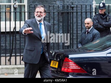 Präsident von Spanien Mariano Rajoy besucht PM Theresa May in 10 Downing Street. London, Großbritannien. 05/12/2017 weltweit Stockfoto