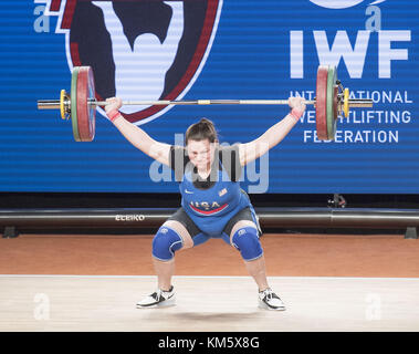 Anaheim, Kalifornien, USA. 4. Dez, 2017. Der Frauen 90 Gruppe A der Internationalen Föderation 2017 Wm am Montag im Anaheim Convention Center in Anaheim, Kalifornien. Quelle: David Bro/ZUMA Draht/Alamy leben Nachrichten Stockfoto