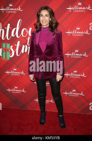 Los Angeles, Kalifornien, USA. Dezember 2017. Kristian Alfonso. Hallmark Channel Screening von „Christmas at Holly Lodge“ im The Grove. Quelle: F. Sadou/AdMedia/ZUMA Wire/Alamy Live News Stockfoto