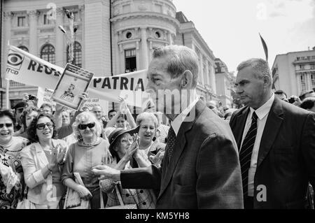 DATEI. Dezember 2017. Rumäniens ehemaliger König Michael I. starb 1921–2017 in der Schweiz. Originalfoto aufgenommen in Bukarest, Rumänien - 10. Mai 2012: König Michael von Rumänien während eines seiner letzten öffentlichen Auftritte in Bukarest. Quelle: Alberto Grosescu/Alamy Live News Stockfoto