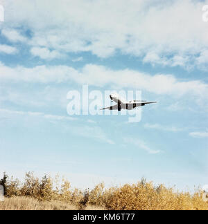 Ein DC-9-Flugzeug der Scandinavian Airlines (SAS) startet vom Flughafen Arlanda in Stockholm, Schweden, und zeigt die Flotte der Fluggesellschaft und das legendäre Flugzeugmodell. Stockfoto
