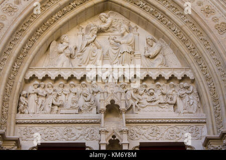 Carving über dem Osten Tür der Kathedrale von St Pierre, Montpellier Stockfoto