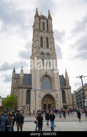 Gent, Belgien - 16 April 2017: Westfassade der Kathedrale Saint Bavo ist eine gotische Kathedrale in Gent, Belgien Stockfoto