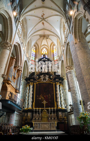 Gent, Belgien - 16 April 2017: Schöne Aussicht auf das Innere der St. Nicholas' Church in Gent, Belgien Stockfoto