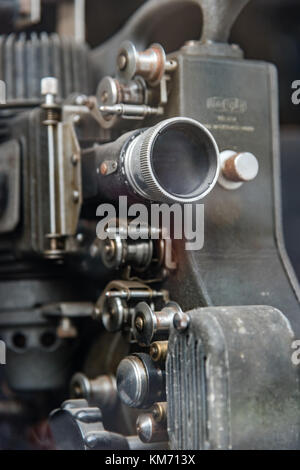 Alten Film Projektor in Schwarz Stockfoto