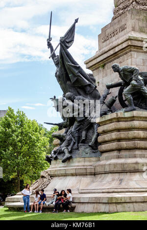 Porto Portugal, Rotunda da Boavista, Praca Mouzinho de Albuquerque, Kreisverkehr, Park, Denkmal der Helden des Krieges auf der Halbinsel, Skulptur, Alves de Sousa, Jungen, männlich Stockfoto