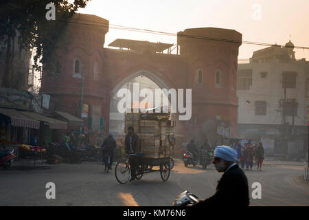 Am frühen Morgen Aktivität bei hathi Tor, Amritsar, Indien Stockfoto