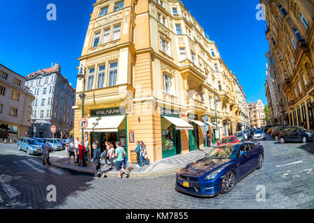 Prag, Tschechische Republik - 27. Mai 2017: Ecke von vezenska Straße. Stockfoto