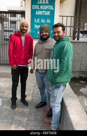 Portrait von drei indischen Punjabi Männer in Amritsar, Indien Stockfoto