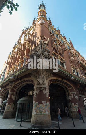 Der Palau de la Música Catalana wurde zwischen 1905 und 1908, die von der modernistischen Architekten Lluís Domènech i Montaner erbaut als Heim für die Orfeó Català. Stockfoto