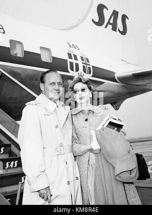 Mr. Und Mrs. Jack Benny in einem öffentlichen Auftritt. Jack Benny, ein berühmter US-amerikanischer Komiker, wird zusammen mit seiner Frau Mary Livingstone dargestellt und zeigt ihren Beitrag zur Unterhaltungswelt. Stockfoto