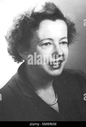 Maria Goeppert Mayer (1906–1972) war eine in Deutschland geborene Physikerin, die 1963 den Nobelpreis für Physik für ihre Entwicklung des Kernschalenmodells erhielt, das die Struktur von Atomkernen beschreibt. Sie war die zweite Frau, die nach Marie Curie den Nobelpreis für Physik erhielt. Mayers Karriere beinhaltete bedeutende Beiträge zur Kernphysik und eine Anstellung am Argonne National Laboratory. Stockfoto
