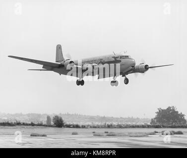 Die SAS DC 6 ist ein klassisches Flugzeug, das Teil der Flotte der Scandinavian Airlines war. Die Harald Viking-Flugzeuge wurden für Langstreckenflüge eingesetzt, einschließlich wichtiger Landungen in Europa und über den Atlantik. Stockfoto