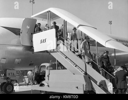 Die SAS DC-8-33 wurde in den 1960er Jahren von Scandinavian Airlines System (SAS) eingesetzt Das Flugzeug wird am Boden gesehen, wahrscheinlich während eines Bodendienstes, mit der Dan Viking Lackierung. Stockfoto