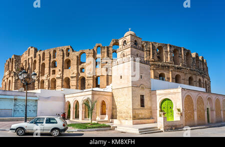 Moschee und das Amphitheater von El Jem, Tunesien Stockfoto