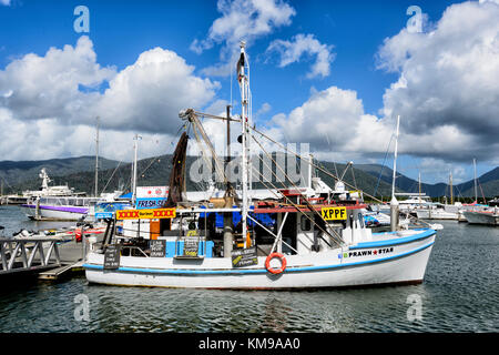 Die Garnelen Stern, ein Trawler Verkauf von Meeresfrüchten oder Essen an Bord, Marlin Wharf, Cairns, Far North Queensland, FNQ, QLD, Australien Stockfoto