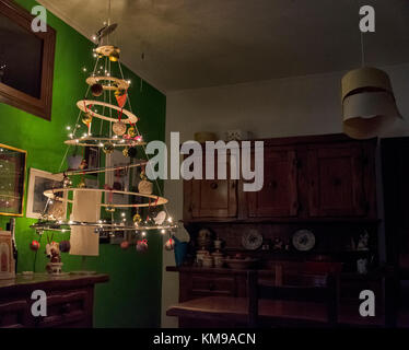 Blick auf eine spezielle hausgemachte Weihnachtsbaum Stockfoto