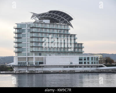 Cardiff, Wales - 01. November 2017: Ein Modernes Mehrfamilienhaus von Cardiff Bay Stockfoto