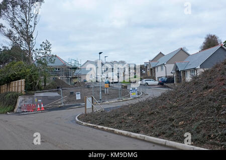 Neue Häuser bauen am Stadtrand von Penryn, Cornwall. Stockfoto