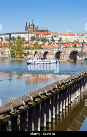 Karluv Most, Prazsky hrad, chram sv. Vita a Mala Strana, Praha (UNESCO), Ceska republika / St. Veits-Kathedrale, Karlsbrücke (UNESCO), Kleinseite, Stockfoto