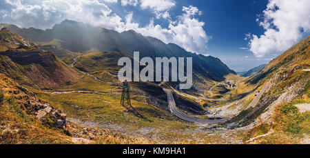 Transfagarasan Pass im Sommer. Kreuzung Karpaten in Rumänien, Transfagarasan ist einer der schönsten Bergstraßen der Welt. Stockfoto