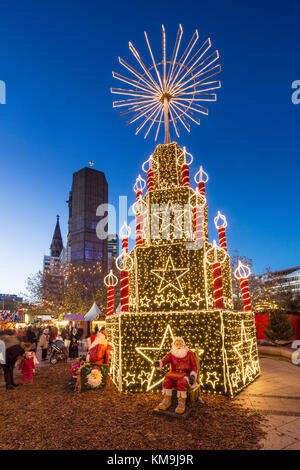 Weihnachtsmarkt an der Gedächtniskirche, Breitscheidplatz, Berlin, Deutschland Stockfoto