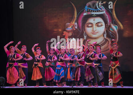 Das Bild des Bharatnatayam Tanz an Kala godha Festival in Mumbai, Indien Aqua-lounge Stockfoto