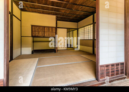 Innenausstattung des Tatami-Raums im Rinshunkaku House im Sankeien Garden Open Air Museum, Yokohama, Kanagawa, Japan Stockfoto