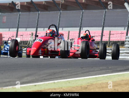 Neil MacLennan, Ray GR14, Luke Williams, Firman RFR16, National Formel Ford 1600 Championship, BOSCH, Brands Hatch, Saisonauftakt, Rennwochenende, Stockfoto