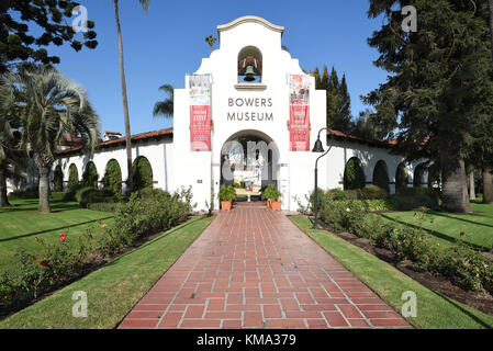 SANTA ANA, Ca - NOVEM, BER 11, 2017: Bowers Museum. Die Bowers Museum ist eines der schönsten und größten Museen in Kalifornien von Orange County. Stockfoto