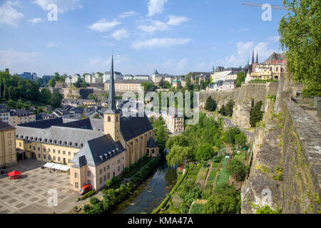 Blick von der Corniche, auf die Abtei Neumünster und Kirche St. Johannes, der Stadt Luxemburg, Luxemburg, Europa Stockfoto