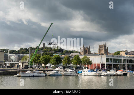 Anzeigen von Bristol's Historic Schwimmenden Hafen im Sommer Stockfoto