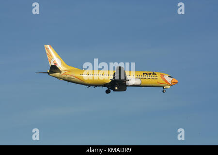 CHIANGMAI, THAILAND - ca. 2008: HS-DDH Boeing737-400 von NokAir Airline. Landung Flughafen Chiangmai von Bangkok Don Muang Airport, Thailand. Stockfoto