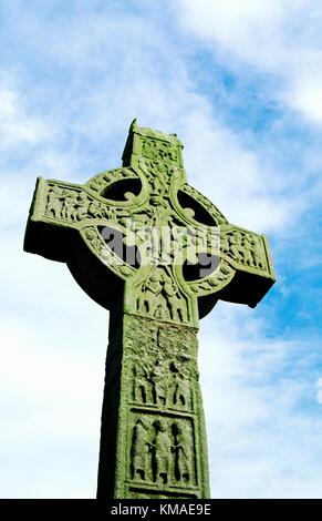 Westwand des hohen Kreuzes rief auch Muiredachs Kreuz am Monasterboice, County Louth. Qualitativ besten Celtic cross in Irland. Stockfoto