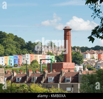 Cliftonwood farbenfrohe Terrassen gesehen von South Bristol Stockfoto