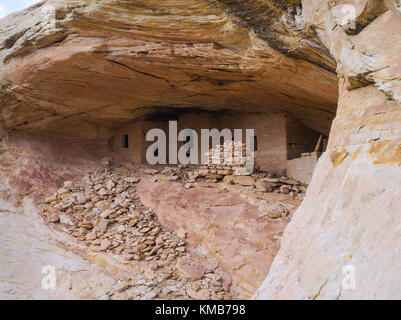 Foto vom Eagles Nest Ruine, an Kamm ridge, San Juan County, in der Nähe von Bluff, Utah, USA. Stockfoto