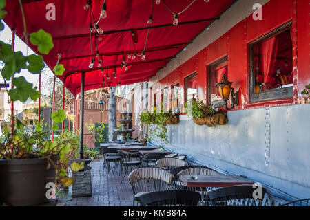 Die Vintage steak house Restaurant in einem Zug Auto in San Juan Capistrano Kalifornien Sitzbereich im Freien Stockfoto