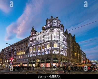 Nacht Außenansicht des Jenners Kaufhaus in Edinburgh, Schottland, Vereinigtes Königreich Stockfoto